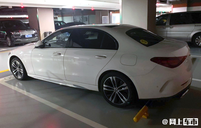 奔驰全新C级插混版国内实拍 预计搭载2.0T发动机-图5