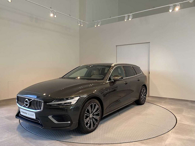 沃尔沃V60海外实拍搭2.0T轻混/安全配置丰富-图1