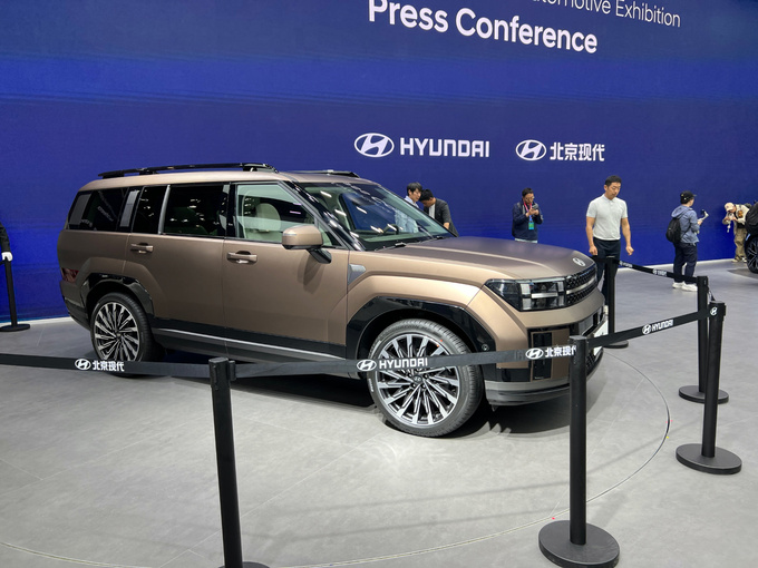 2024北京车展全新现代胜达实拍体验硬朗与温馨的完美组合-图4