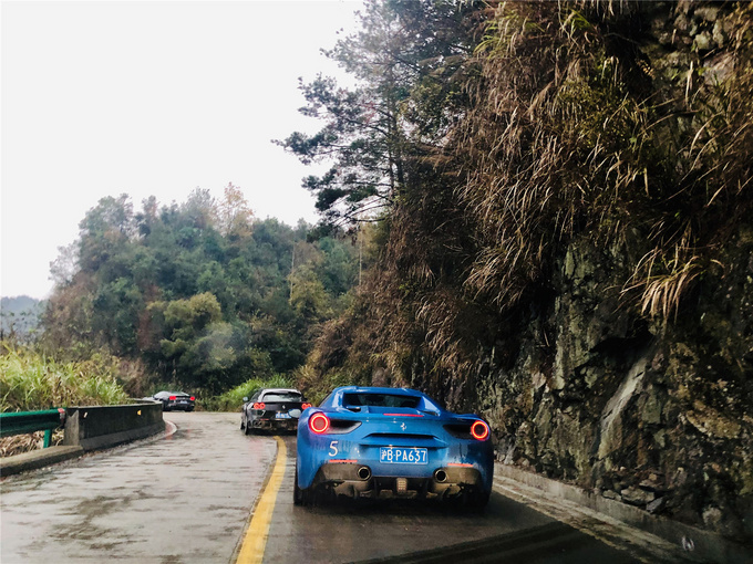 黄山归来目无岳跃马归来心无车-图3