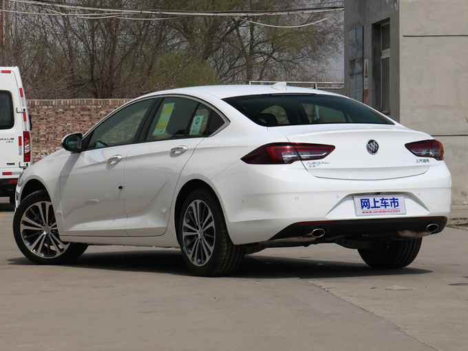 20万就能买性能运动家轿看看这三款车怎么样-图6