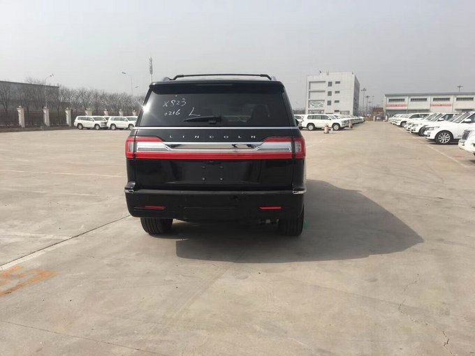 林肯领袖一号定位高端商务车 巨降抄底价-图9