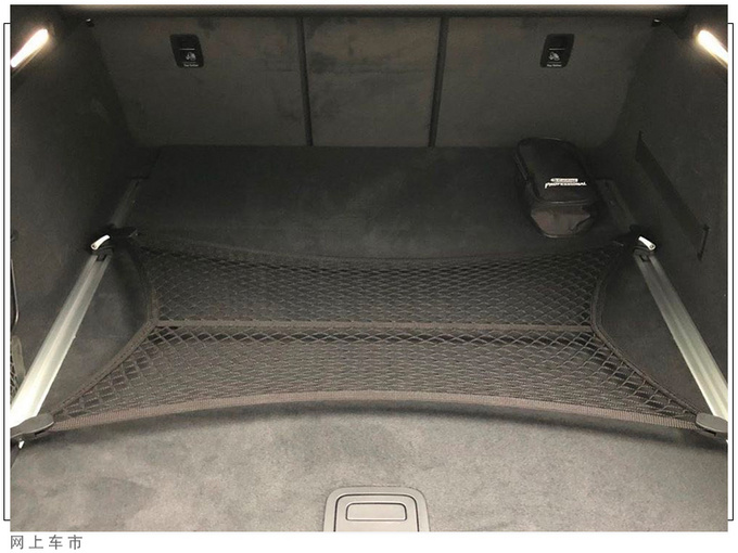 奥迪新款A6到店实拍搭2.0T引擎/内配三块大屏-图7