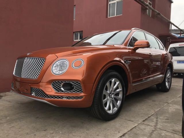 宾利添越性能强大豪华SUV 降价诱惑难挡-图1