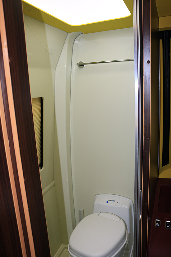 19款奔驰斯宾特 商旅24H房车可私人订制-图8