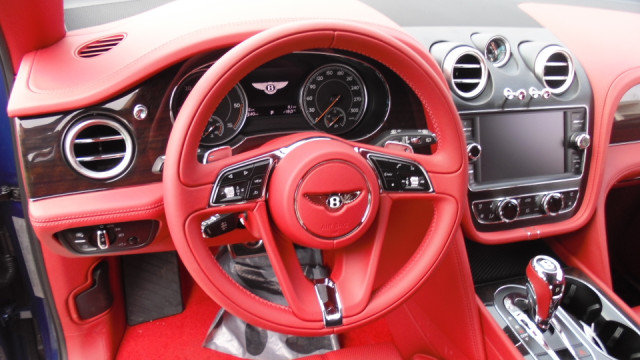 18款宾利添越柴油版SUV 百公里提速4.1秒-图7