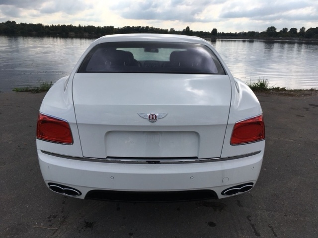 进口宾利飞驰4.0T 舒适四座顶级座驾巨献-图9