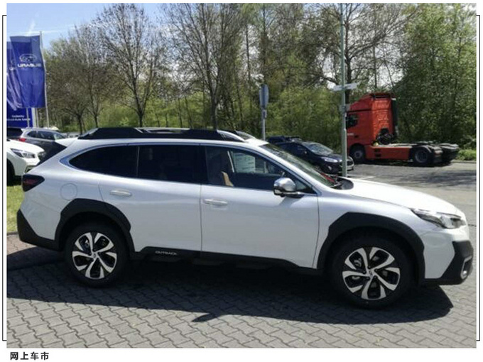 斯巴鲁傲虎实拍曝光 多边形格栅/配大尺寸中控屏-图2