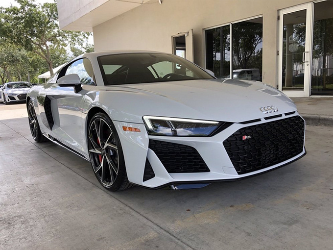 奥迪R8双门跑车实拍 搭5.2L+运动套件/V10引擎绝唱-图1