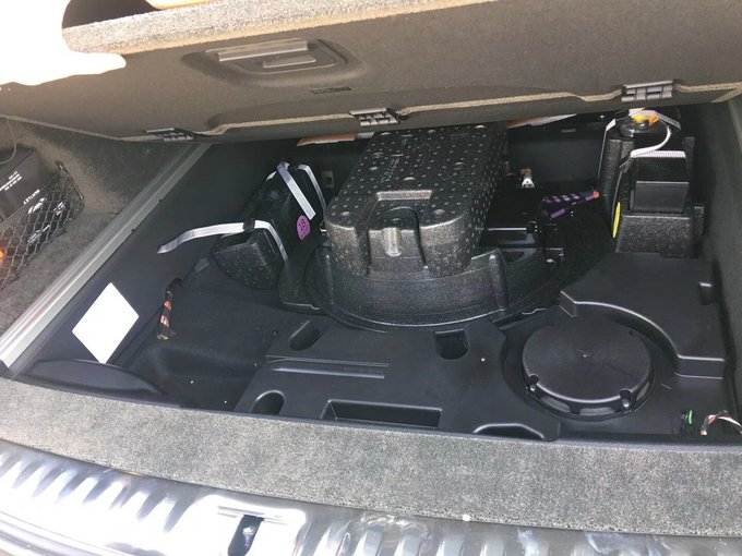 18款宾利添越4.0柴油五座 全球最奢华SUV-图7