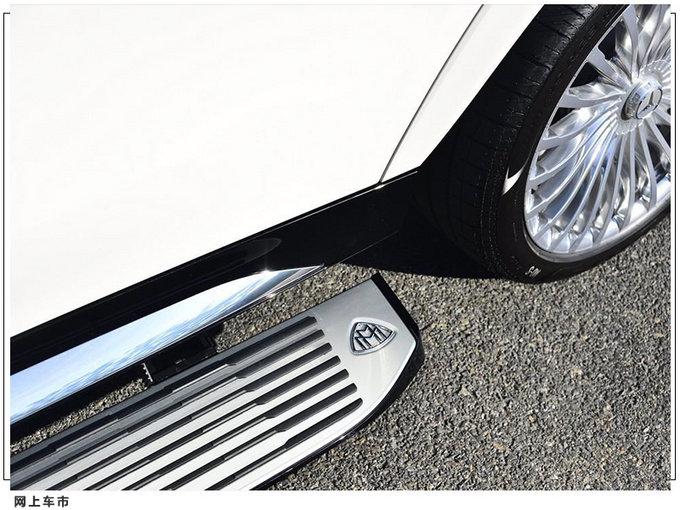 奔驰最新旗舰SUV实拍4.0T双增压/后排带按摩座椅-图6