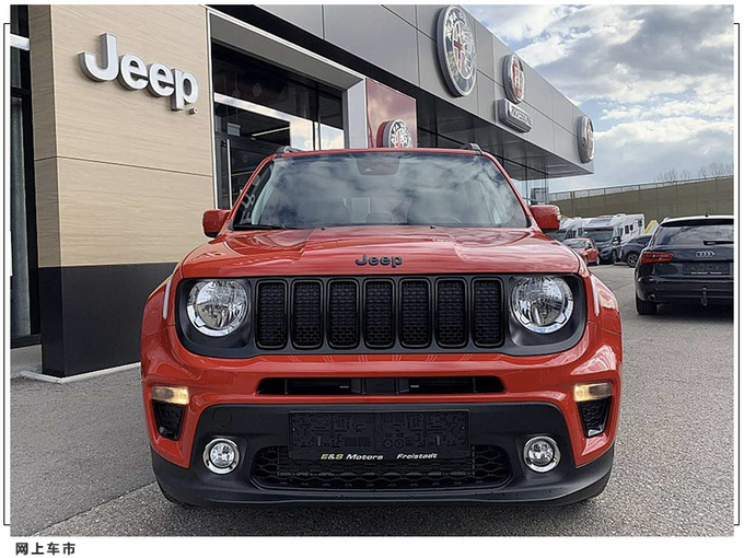 Jeep自由侠实拍曝光搭1.3T插混/配熏黑外观套件-图2