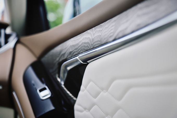 场地试驾岚图FREE 零百加速4秒的SUV是什么体验-图2