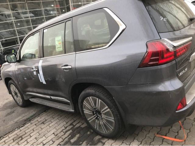 18雷克萨斯LX570铂金版 中东凌志价格好-图1