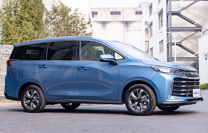 上汽大通G50 PLUS官图发布 换全新外观更加霸气-图4