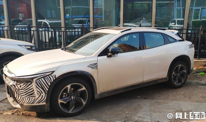 奔腾全新SUV曝光 造型酷似马自达CX-4 或10万起售-图2