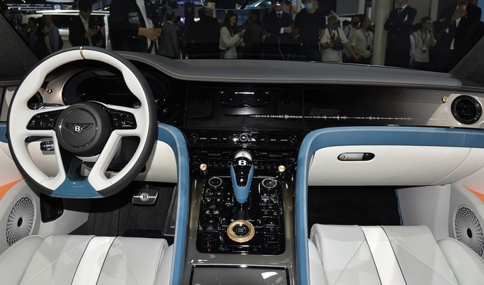 2024粤港澳车展宾利Batur车型首度于华南公开亮相-图5