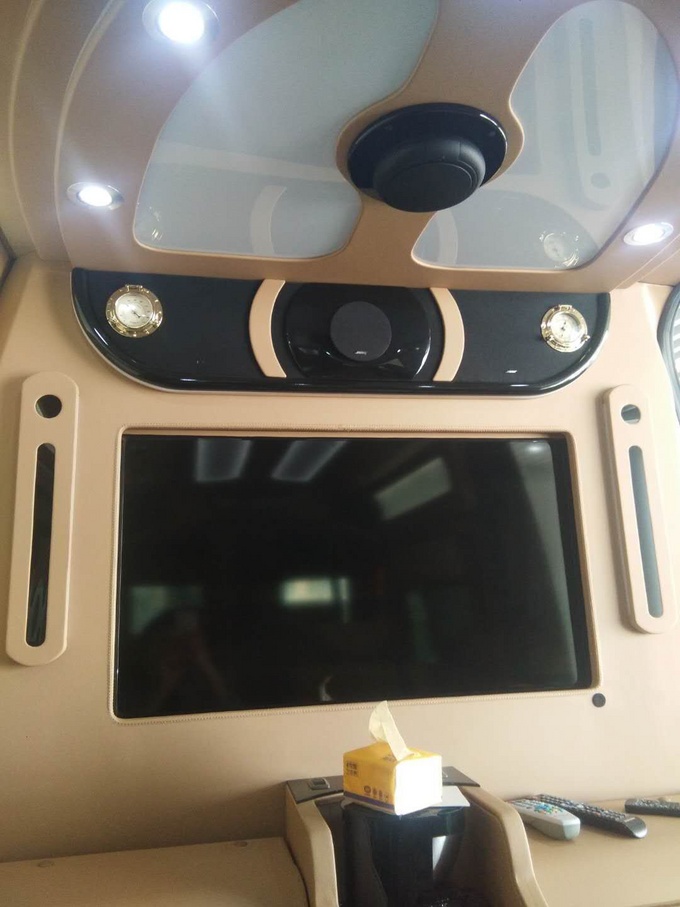 奔驰斯宾特商务车 7+2版本内部空间升级-图7