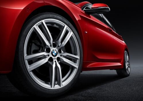 新BMW 1系三厢M运动版“动”情上市-图7