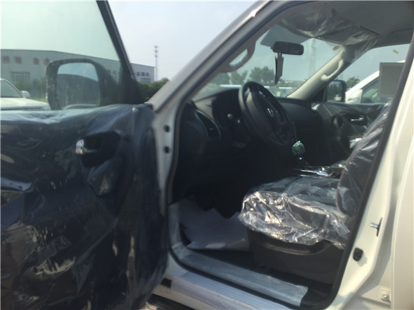 18款日产途乐Y62 中东版4.0五种配置分析-图10