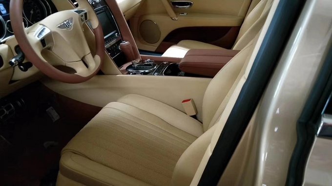 18款宾利飞驰V8奢华不一般 5座配置价格-图5