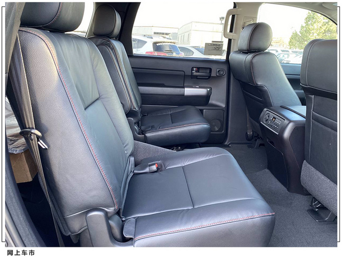 丰田普拉多大哥实拍搭5.7升V8引擎/7座布局-图9