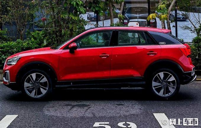 奥迪新款Q2L到店实拍 最快本月上市 预计21万起售-图3