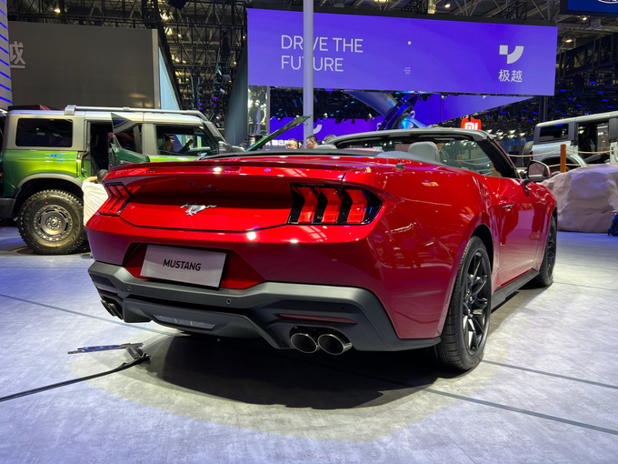 2024北京车展传奇再现全新福特Mustang敞篷版实拍体验-图9