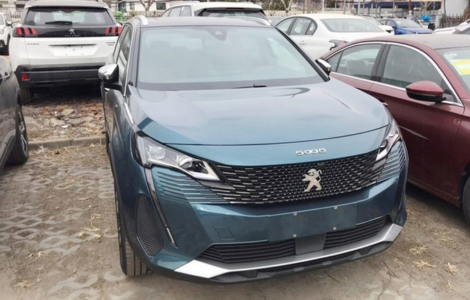 标致新款5008实车曝光 前脸更精致-运动感十足-图1