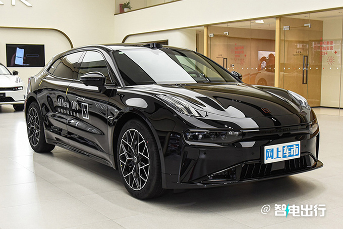 降x.x万极氪新001售xx.xx万起 两大F1车手助阵-图2