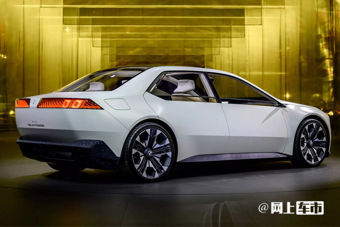 宝马两款新车发布时间确认最快明年推出/尺寸加长-图6