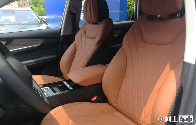 奇瑞新款瑞虎8下月上市 增2.0T版本 价格比1.6T便宜-图6