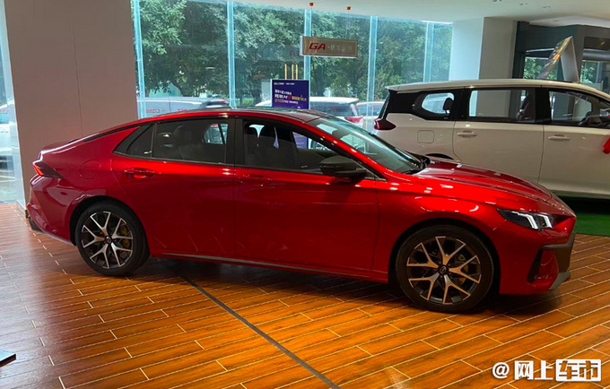 广汽传祺影豹预售9.88万起 动力/尺寸均超本田思域-图2