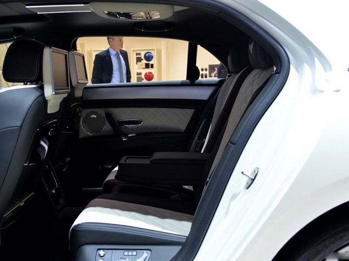 18款宾利飞驰心动豪车 夏末清凉底价畅销-图10