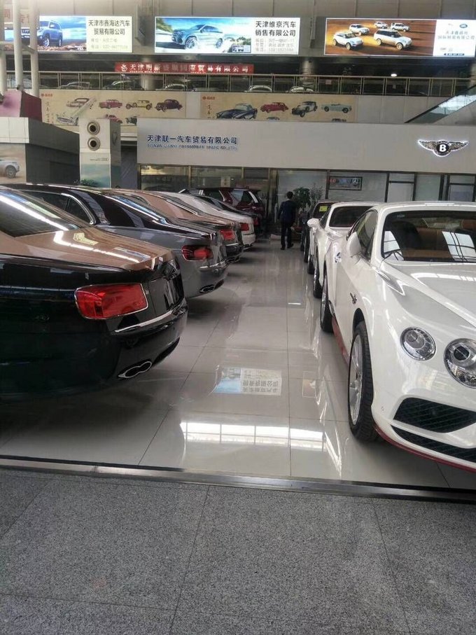 17宾利飞驰V8S 高品格迪拜富豪最爱座驾-图3