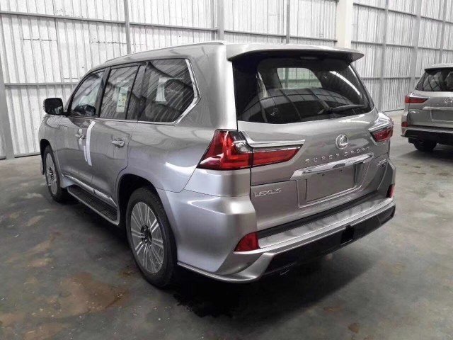 18雷克萨斯LX570 限量版金属漆特价凌志-图6