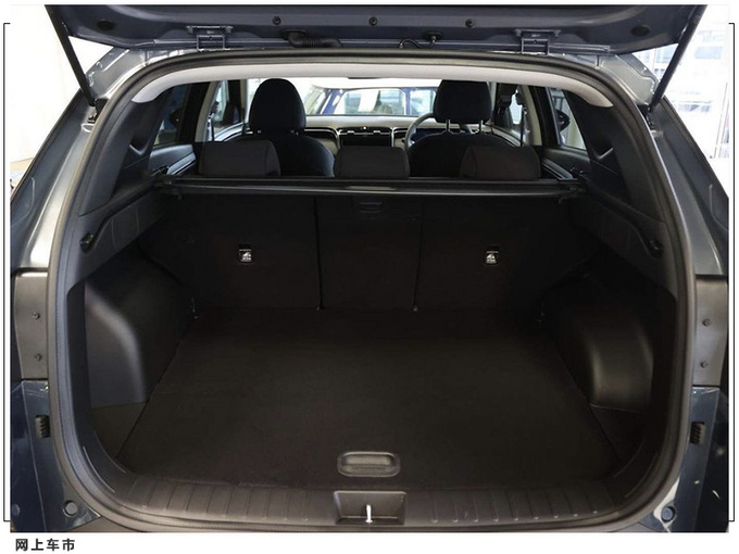 现代全新途胜到店实拍搭1.6T混动/配贯穿式尾灯-图6