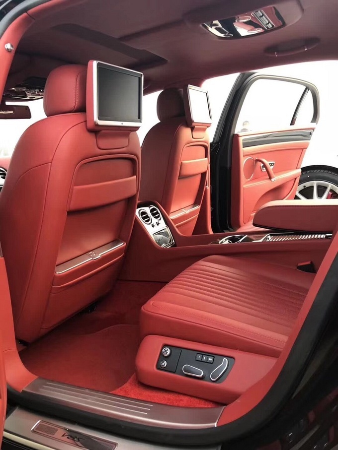 18款宾利飞驰V8S四座 速度令人难以置信-图9