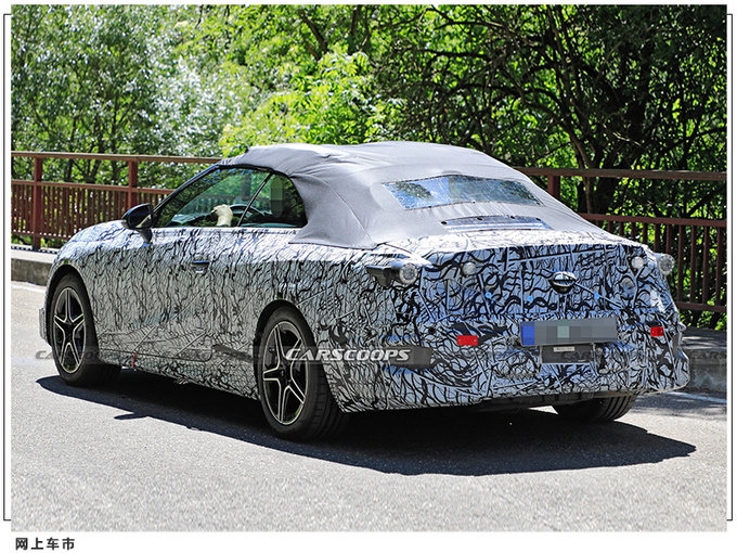 奔驰C级新车型现身纽北搭2.0T/敞篷设计更吸睛-图4