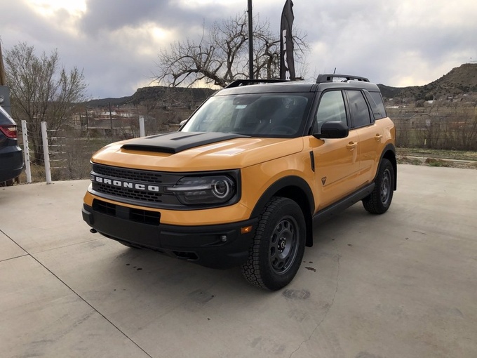 福特新款SUV实拍 搭2.0T引擎/坦克300同款头灯-图1