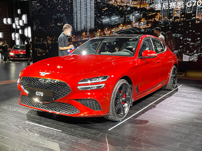 捷尼赛思全新G70实拍入门搭2.0T/动力超宝马3系-图1