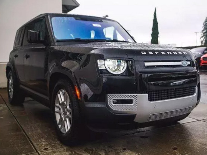 路虎全新卫士实拍 LED大灯/配嵌入式中控屏-图1