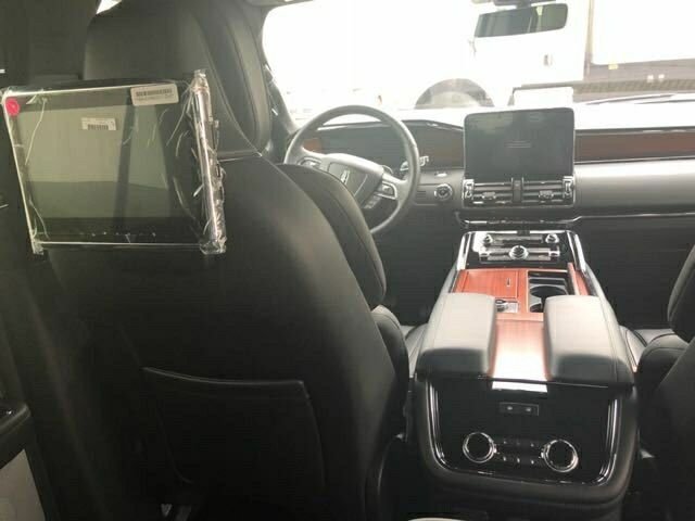 18林肯领航员总统版 全尺寸七座陆地方舟-图5