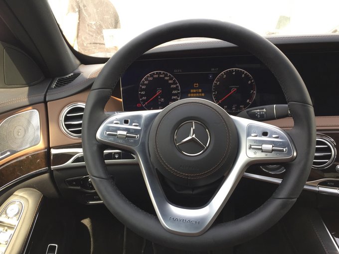 18款奔驰迈巴赫S560 四驱豪车全方位实拍-图9