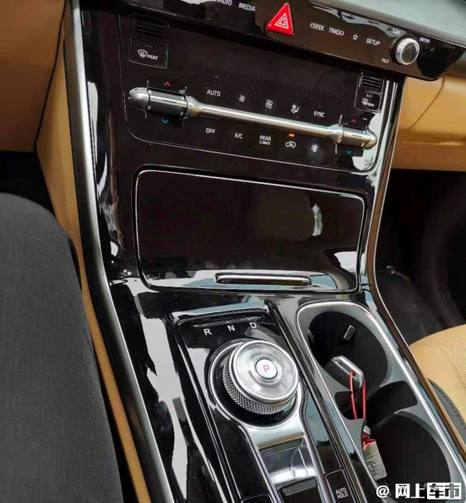 起亚国产嘉华街拍 8月5日上市 空间比大众巍然实用-图9