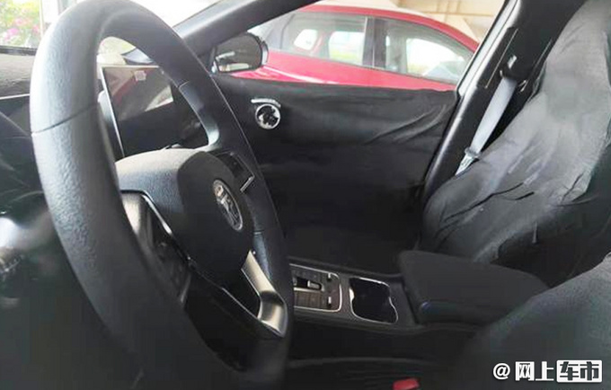 比亚迪元PLUS内饰曝光空间比元Pro大 或13万起售-图4