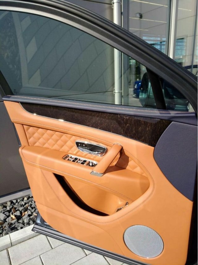 18款宾利添越进口车 柴油版SUV降价促销-图5