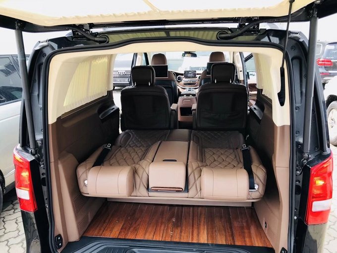 2018款奔驰迈特斯 超豪华商务旅行两不误-图8