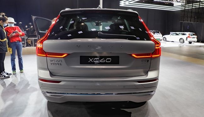 上海车展沃尔沃新款xc60发布全系搭载轻混系统