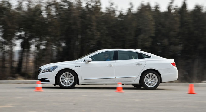 最强混动中级车？ 上汽通用别克君越30H试驾-图12